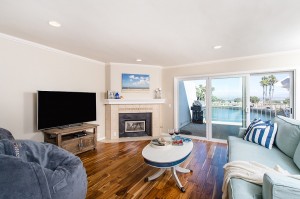 coronado-waterfront-family-room