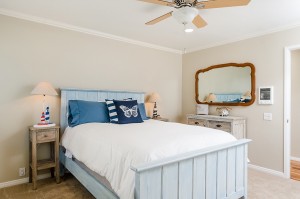 shabby-chic-chalk-paint-blue-bed